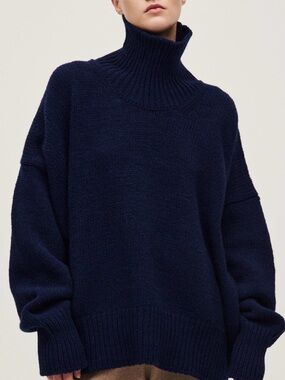 Babaa No. 17 Sweater- Navy